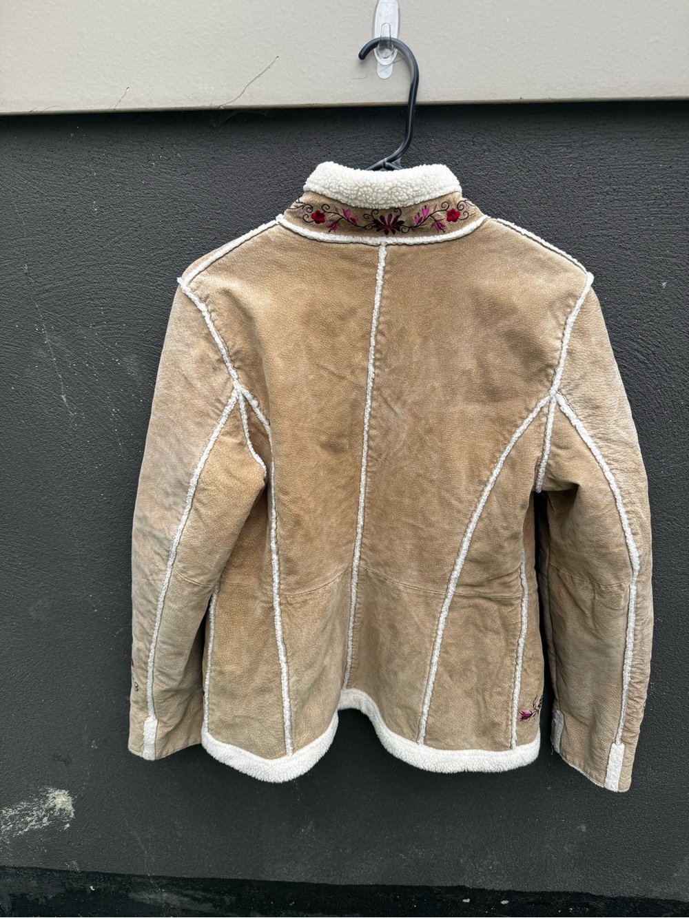 Vintage Embroidered suede shearling jacket — features on an episode of friends - Picture 5 of 9